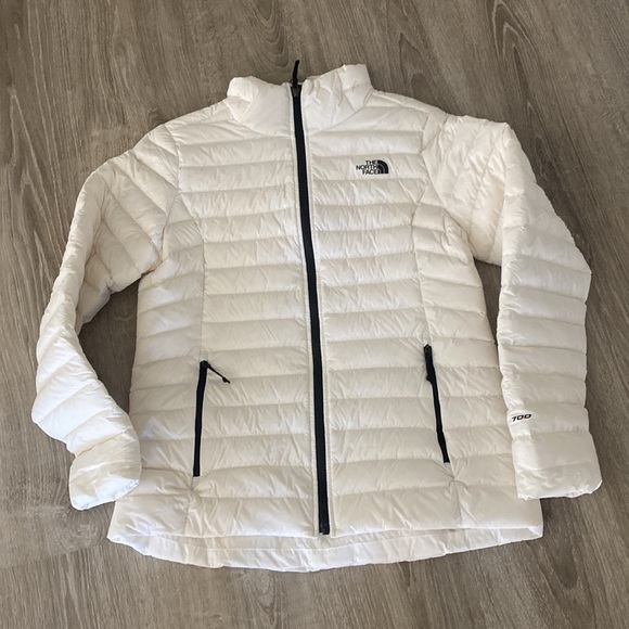 North Face stretchy white down jacket. Price Firm (no offers pls) - Picture 5 of 8